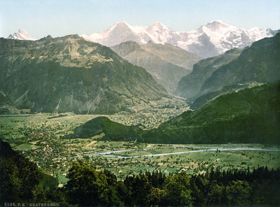 Beatenberg, vue sur Eiger, Mönch, Jungfrau, en 1900 par Photoglob N°0000006598
