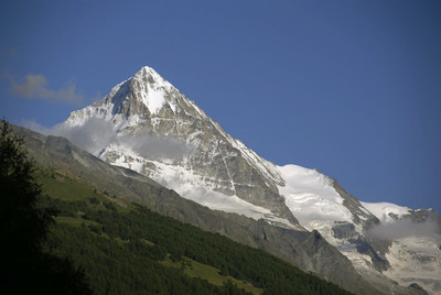 Dent Blanche (4357m) depuis Les Haudères Dent Blanche (4357m) depuis Les Haudères
