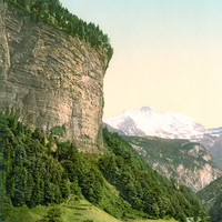Vallée de la Lütschine blanche et la Jungfrau, en 1900 par Photoglob N°0000017584