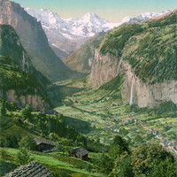 Vallée en auge de Lauterbrunnen (Torrent Weisse Lütschine) et Breithorn, en 1900 par Photoglob N°0000001573