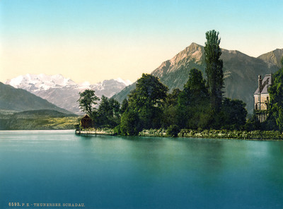 Lac de Thoune, Niesen, Blümlisalp, en 1900 par Photoglob N°0000006593