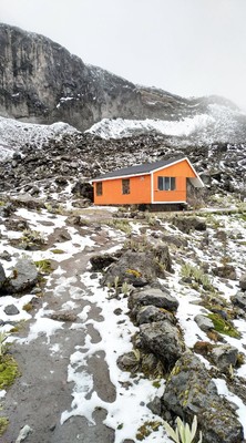 Refuge Nuevos Horizontes 4700m Refuge Nuevos Horizontes 4700m