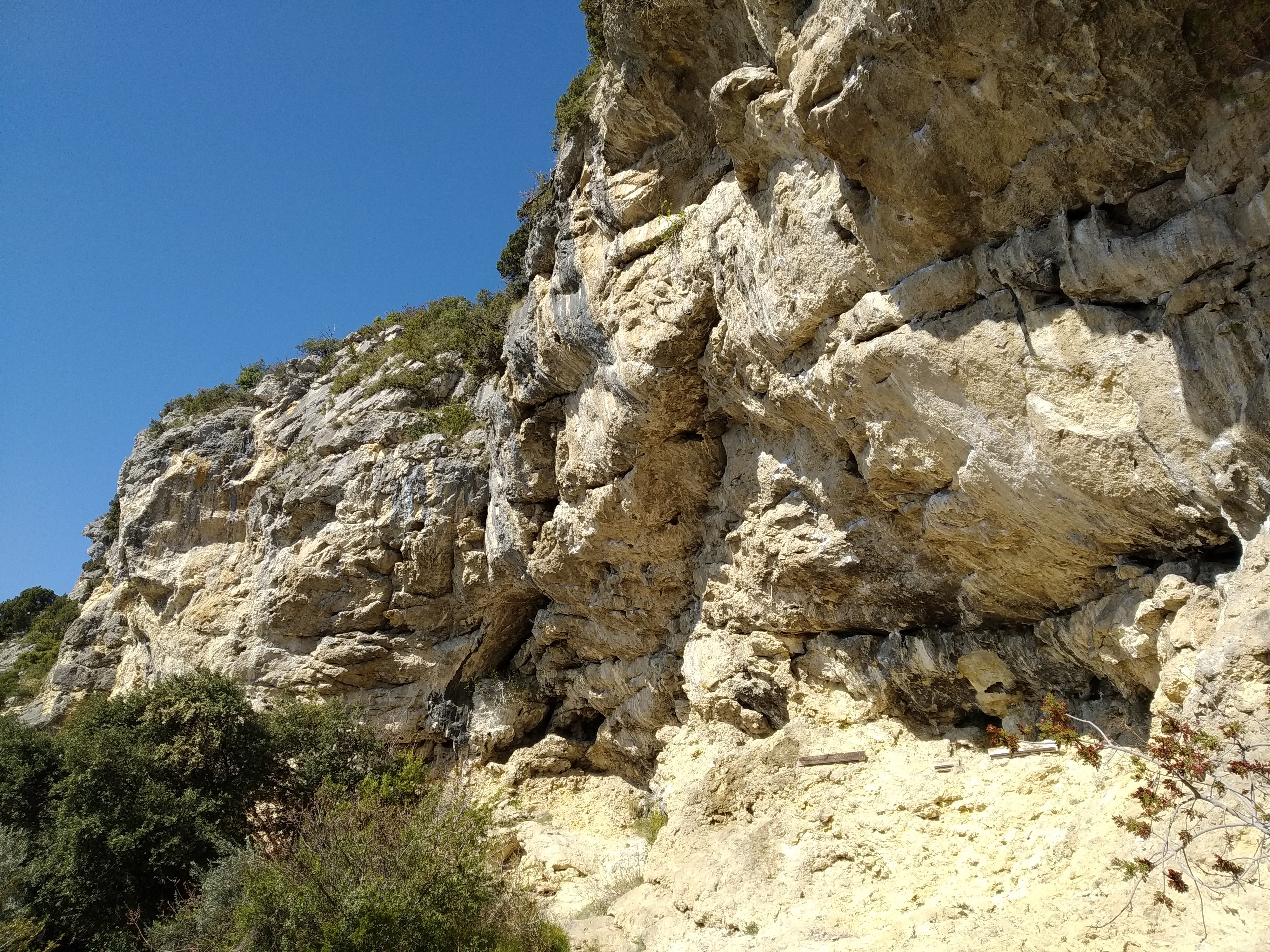 Volx, La Grotte (partie gauche)