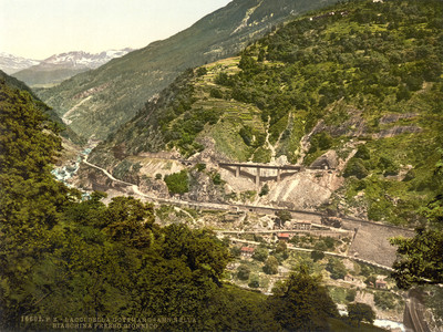 Vallée du Tessin à Giornico (vers l'amont) en 1900 par Photoglob N°0000016602 Vallée du Tessin à Giornico (vers l'amont) en 1900 par Photoglob N°0000016602