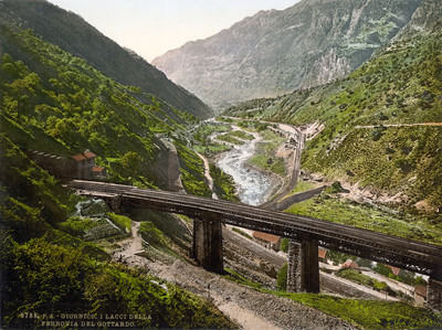 Vallée du Tessin à Giornico (vers l'aval) en 1900 par Photoglob N°0000009788 Vallée du Tessin à Giornico (vers l'aval) en 1900 par Photoglob N°0000009788