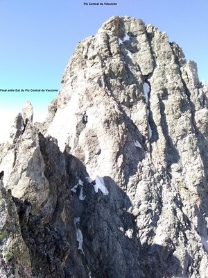 Partie finale de l'arête Est du pic Central de Vaccivier. Non gravie ?