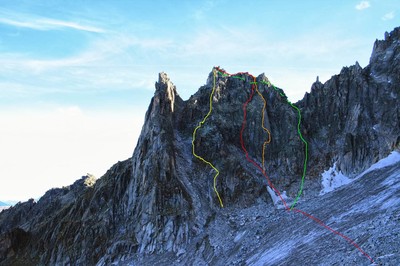 Yellow: descend. Red: West Face. Orange: Pilier SW. Green: Traversée Yellow: descend. Red: West Face. Orange: Pilier SW. Green: Traversée