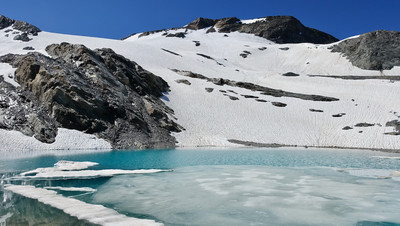 Lac, glacier, col et bec de Giasson Lac, glacier, col et bec de Giasson