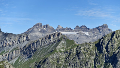 Col d'Émaney au premier plan