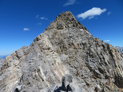 Le vrai sommet de l'Aiguille des Corneillets vu depuis l'antécime