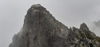 La 1ère pointe depuis la brèche La 1ère pointe depuis la brèche