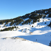 Depuis la colline en surplomb