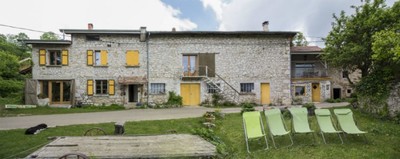 L'ensemble de la ferme révovée L'ensemble de la ferme révovée