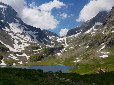 Le col depuis le lac/refuge Le col depuis le lac/refuge