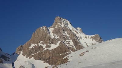 Face NE depuis les pistes de Candanchu Face NE depuis les pistes de Candanchu