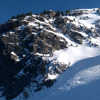 L'attaque dans le couloir de D à G, avec ses trois petits pins en bas