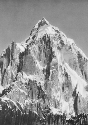 Le mont Paitju (7000 m environ), vue prise du Baltoro par Vittorio Sella Le mont Paitju (7000 m environ), vue prise du Baltoro par Vittorio Sella