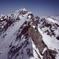 Petit Vignemale, arête SW au printemps