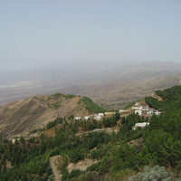 Du sommet vers l'W et le village de Pico