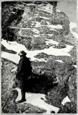 Les dernières marches avant le sommet par Aubrey Le-Blond / Elisabeth Hawkins-Whitshed Les dernières marches avant le sommet par Aubrey Le-Blond / Elisabeth Hawkins-Whitshed