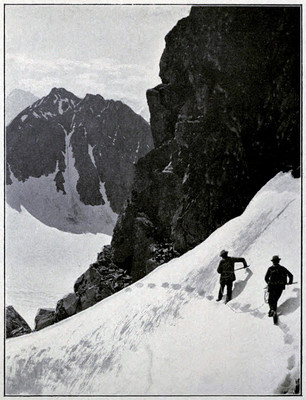 Traversée d'un couloir par Aubrey Le-Blond / Elisabeth Hawkins-Whitshed Traversée d'un couloir par Aubrey Le-Blond / Elisabeth Hawkins-Whitshed