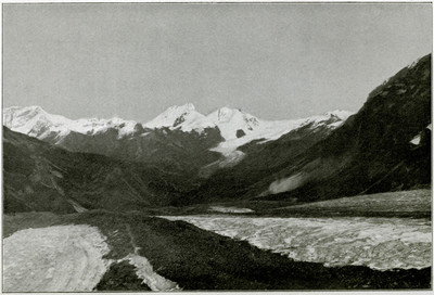 Alphubel et Rimpfischhorn vus du Glacier du Cervin par Aubrey Le-Blond / Elisabeth Hawkins-Whitshed Alphubel et Rimpfischhorn vus du Glacier du Cervin par Aubrey Le-Blond / Elisabeth Hawkins-Whitshed