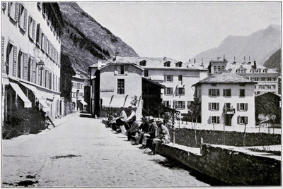 Le mur des Guides à Zermatt par par Aubrey Le-Blond / Elisabeth Hawkins-Whitshed Le mur des Guides à Zermatt par par Aubrey Le-Blond / Elisabeth Hawkins-Whitshed