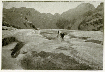 Sur le glacier Morteratsch au clair de lune par Aubrey Le-Blond / Elisabeth Hawkins-Whitshed Sur le glacier Morteratsch au clair de lune par Aubrey Le-Blond / Elisabeth Hawkins-Whitshed