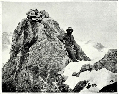Auguste Gentinetta sur un sommet par Aubrey Le-Blond / Elisabeth Hawkins-Whitshed Auguste Gentinetta sur un sommet par Aubrey Le-Blond / Elisabeth Hawkins-Whitshed