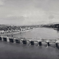 Le Rhin à Bâle avec le Jura au fond par Braun