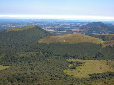 Le puy de Côme vu du puy de Dôme - Noël FB