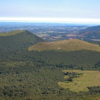 Le puy de Côme vu du puy de Dôme - Noël FB