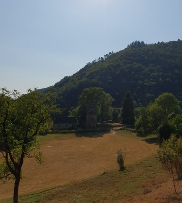 Ferme et champs près du Bois de Pamole - Nina Aubert