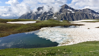 Un des lacs lors de la traversée mont Fortin -> col des Chavannes Un des lacs lors de la traversée mont Fortin -> col des Chavannes