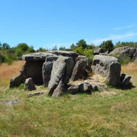 Le dolmen de Cournols - Juliette Oury
