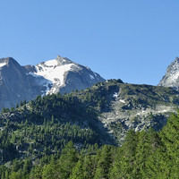 Le mont et tête Paramont , au premier plan Chante Colmet