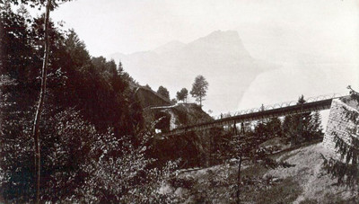 Ligne du Rigi, au loin le fantôme du Pilatus, par Braun Ligne du Rigi, au loin le fantôme du Pilatus, par Braun