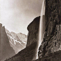 Staubach à Lauterbrunnen par Braun. Au fond le Grosshorn.