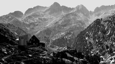 Refugi Ventosa i Calvell Refugi Ventosa i Calvell