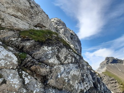 Le couloir-cheminée final apparaît en versant N