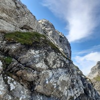 Le couloir-cheminée final apparaît en versant N