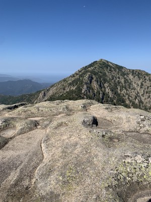 Dalle plane du Sommet du Mont Tretorre (en arrière plan le Monte Cervellu)