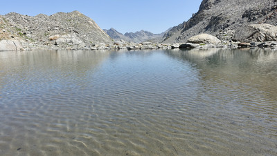 Lac, sans nom, peu en dessous du col de la Louïe Blanche