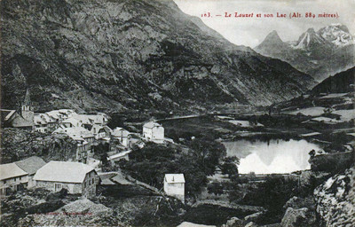 Lac et village du Lauzet Lac et village du Lauzet