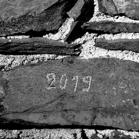Date sur le jambage de gauche