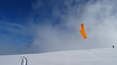 [Concours Photo Sophie 2021] Snowkite à Cenise sur neige de janvier