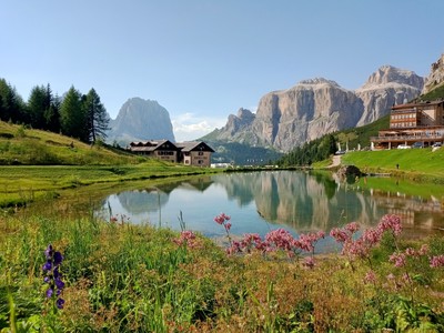 [Concours Photo Sophie 2021] Lac dans les Dolomites.