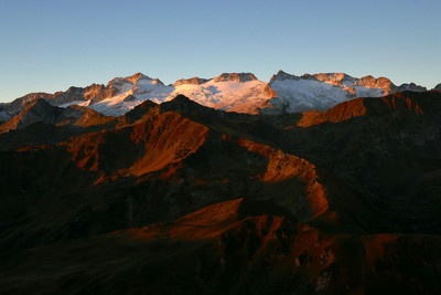 [Concours Photo Sophie 2021] Lever de soleil sur l'Aneto