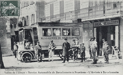 Bus Prunières gare à Barcelonnette (CPA)