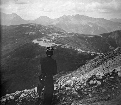 Fort du Gondran vu du Janus en 1905, au fond l'Izoard